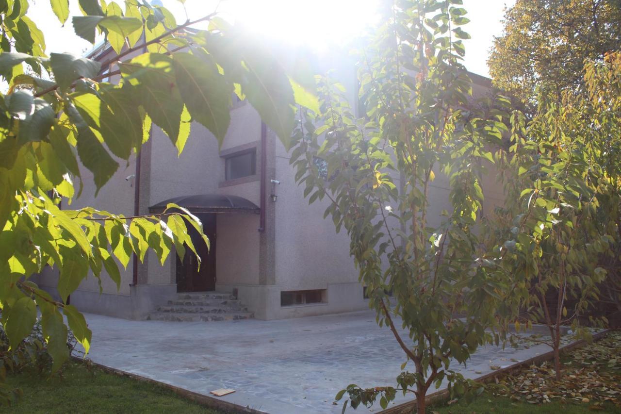 Cherry Garden Boutique Hotel Yeghegnadzor Екстер'єр фото