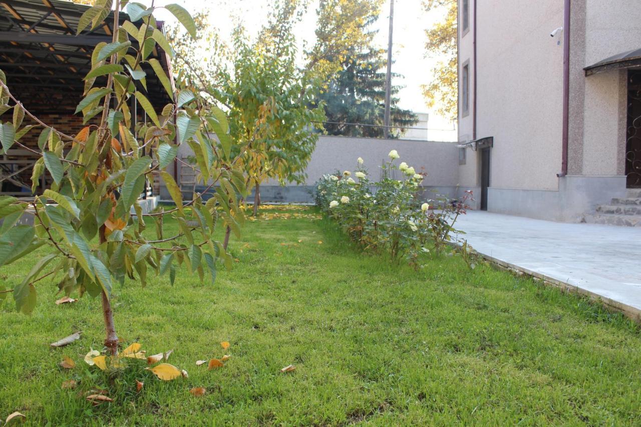 Cherry Garden Boutique Hotel Yeghegnadzor Екстер'єр фото