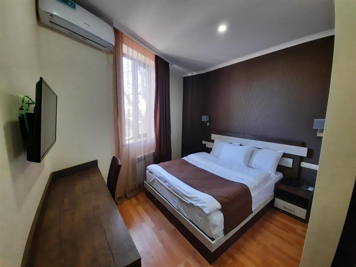 Cherry Garden Boutique Hotel Yeghegnadzor Екстер'єр фото